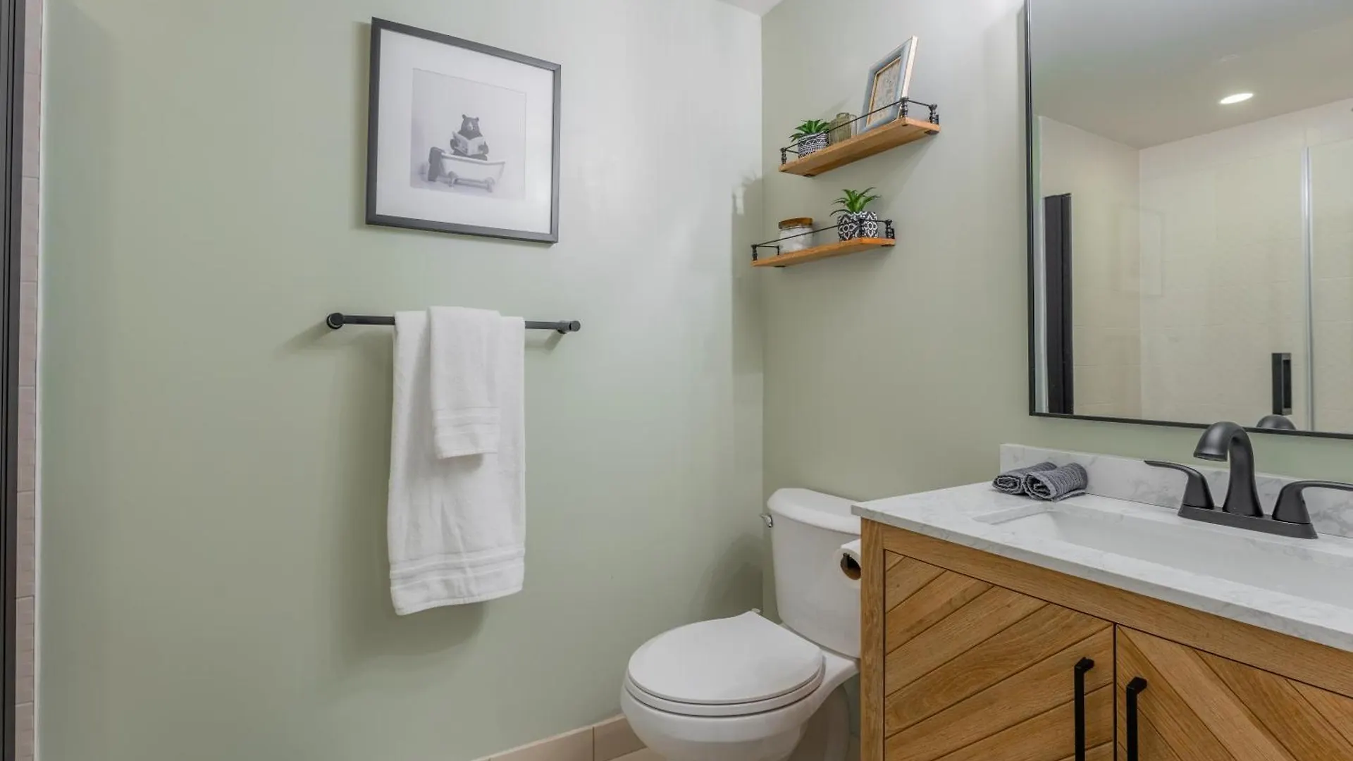 Toronto Entertainment District - King Bed Condo - Close To Core - Dome - Scotiabank - Cne - Fort York - Near King St W Apartament